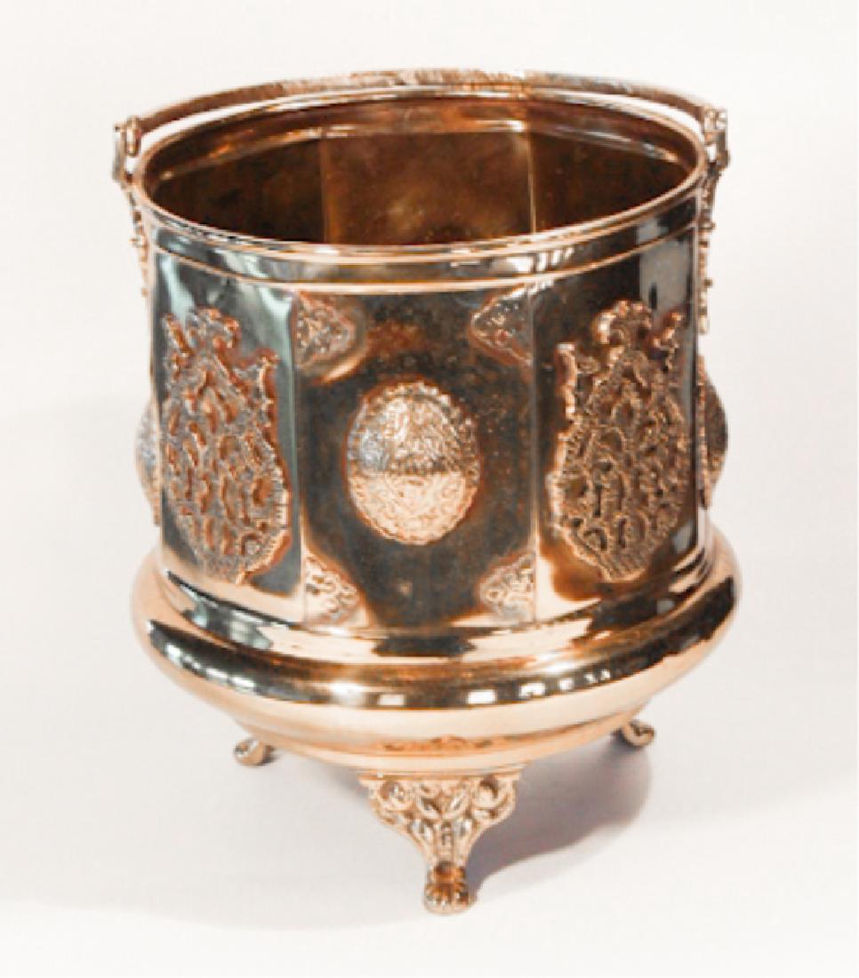 Handsome Antique British Brass Fire or Ash Bucket (1 of 4)