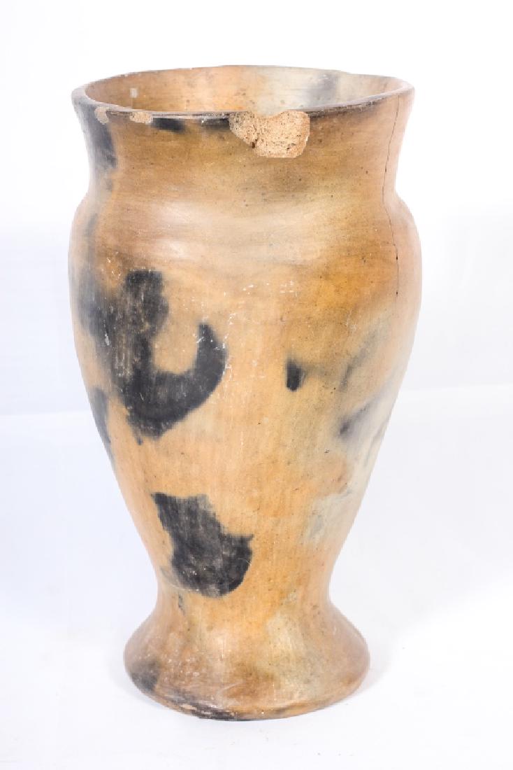 Large Native American Pottery Jar (1 of 1)