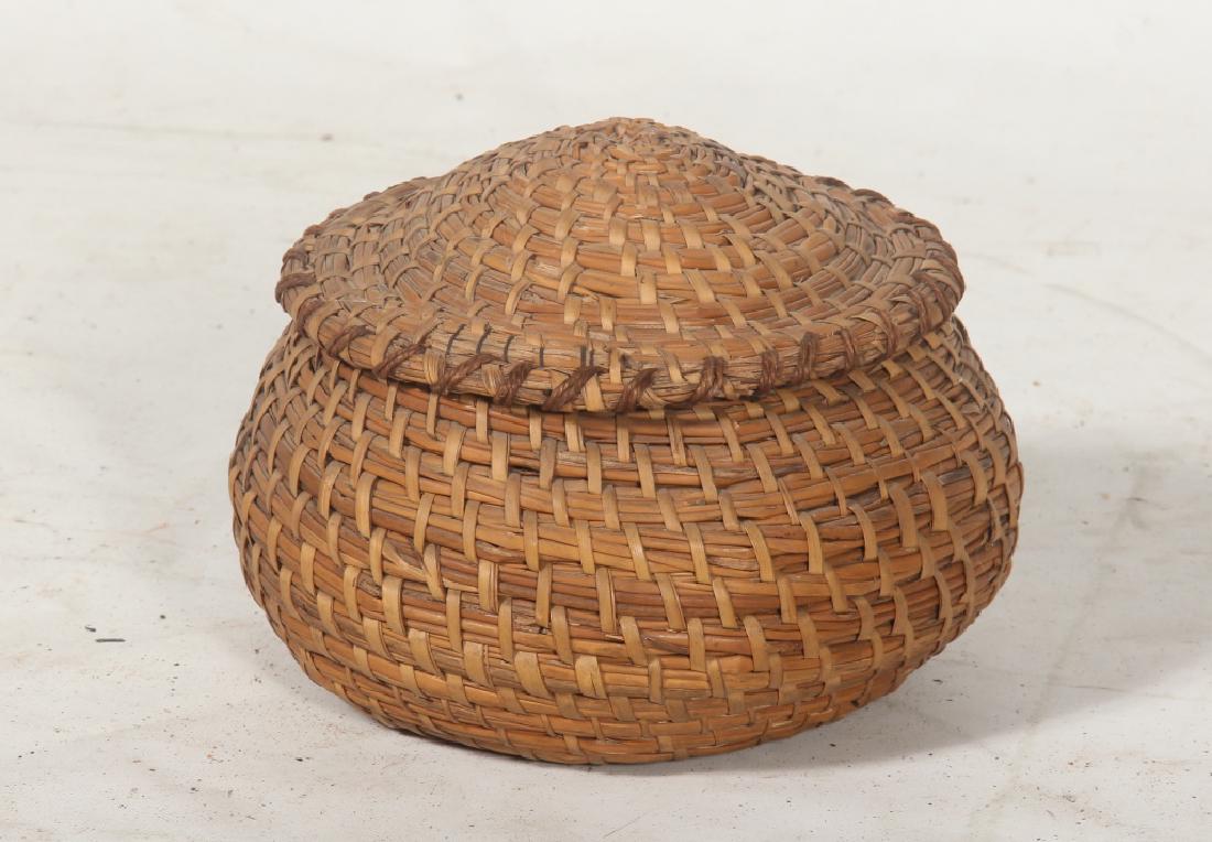 Very Fine Antique Lidded Gullah Basket (1 of 1)