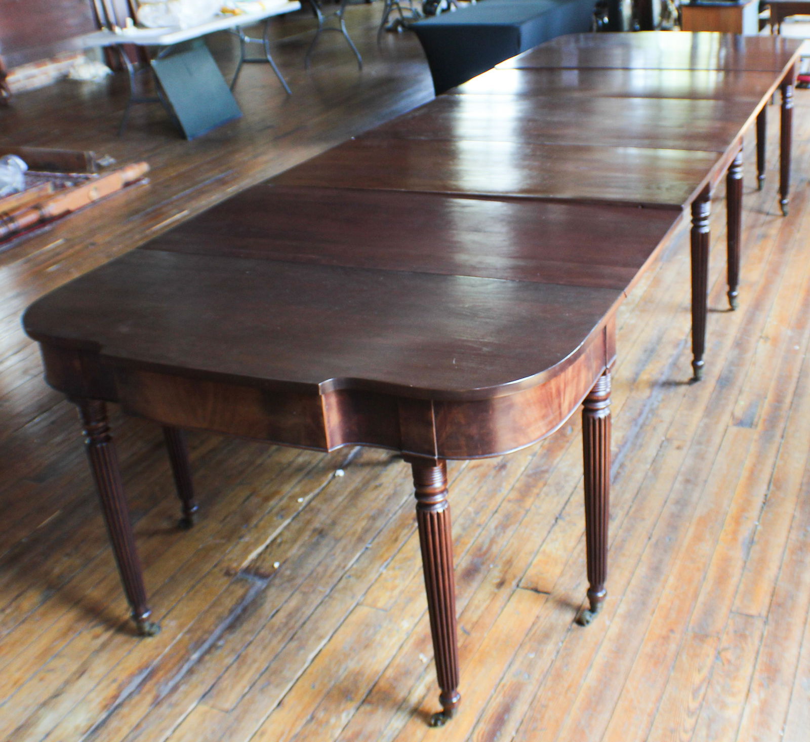 Federal Style Figured Mahogany Banquet Table (1 of 6)