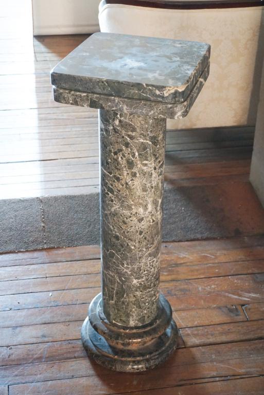 Antique Green Marble Display Stand (1 of 2)