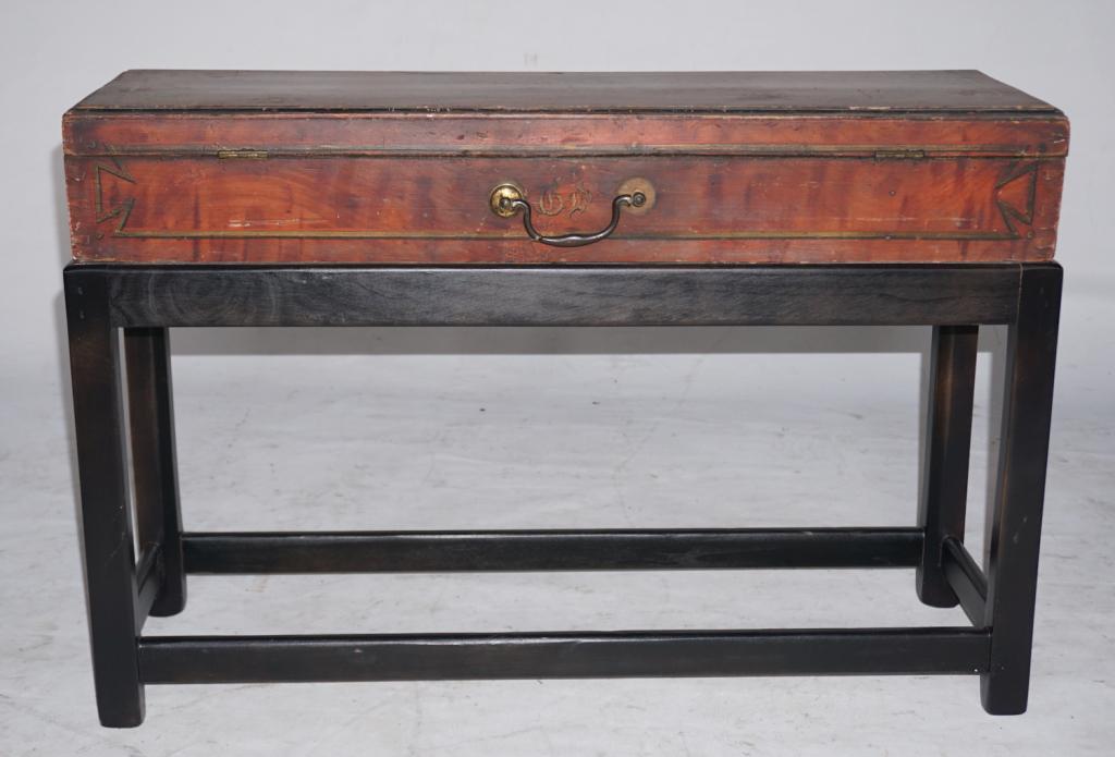 Sheridan Grain Paint Decorated Box on Stand (1 of 4)