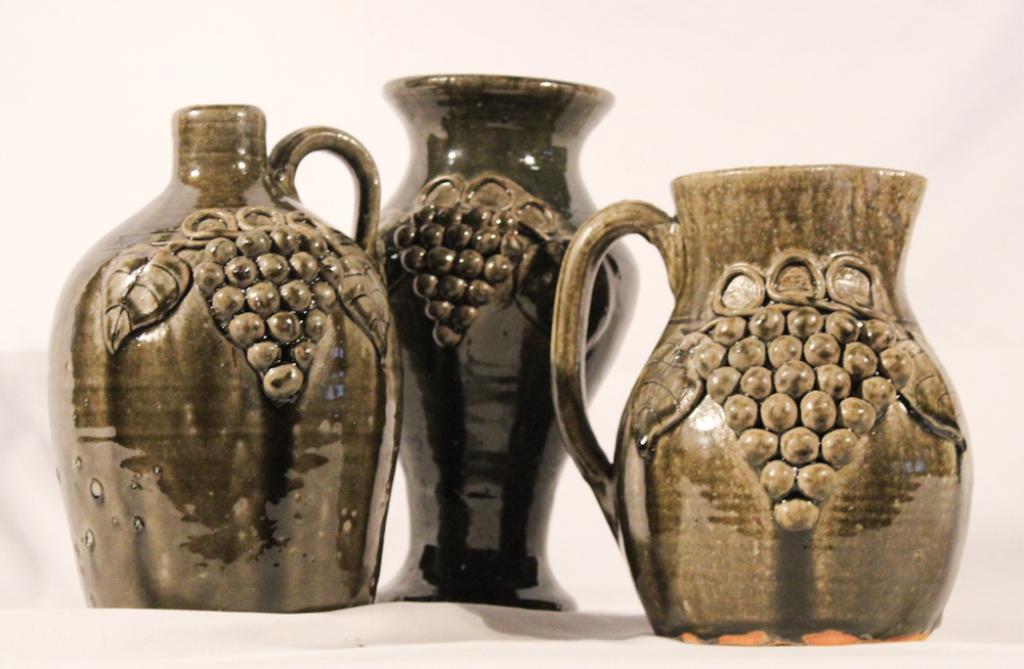 Collection John Meaders Stoneware Grape Vessels (1 of 1)