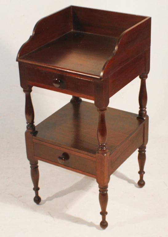 American Sheridan Wash Stand or Water Table (1 of 1)