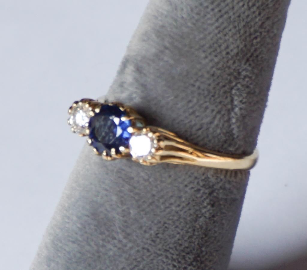 18k Gold Diamond & Sapphire Ring (1 of 1)
