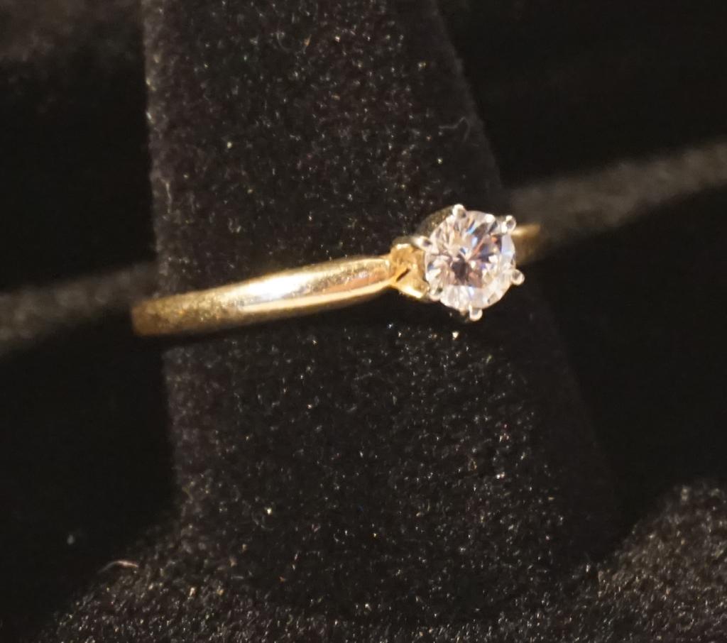 Ladies 14k Gold & Diamond Solitaire Ring (1 of 1)