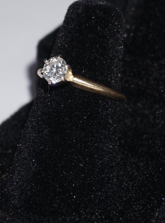 14k Gold & Diamond Solitaire Ring (1 of 2)