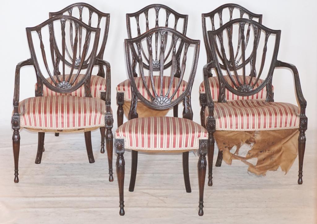 Set Colonial Revival Carved Federal Dining Chairs (1 of 6)