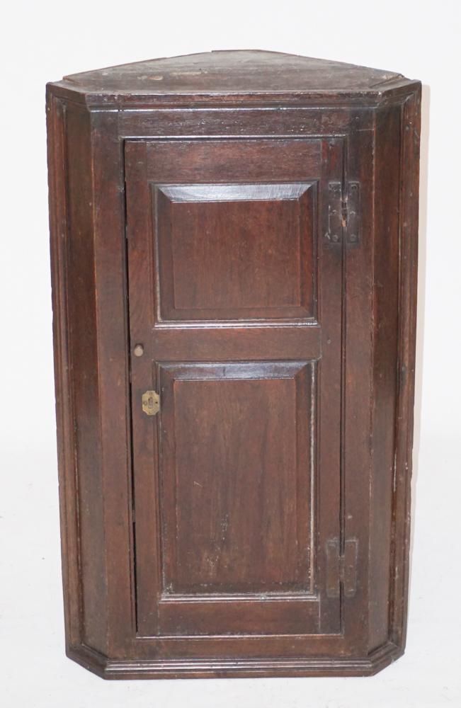 British George III Elmwood Hanging Corner Cabinet (1 of 4)
