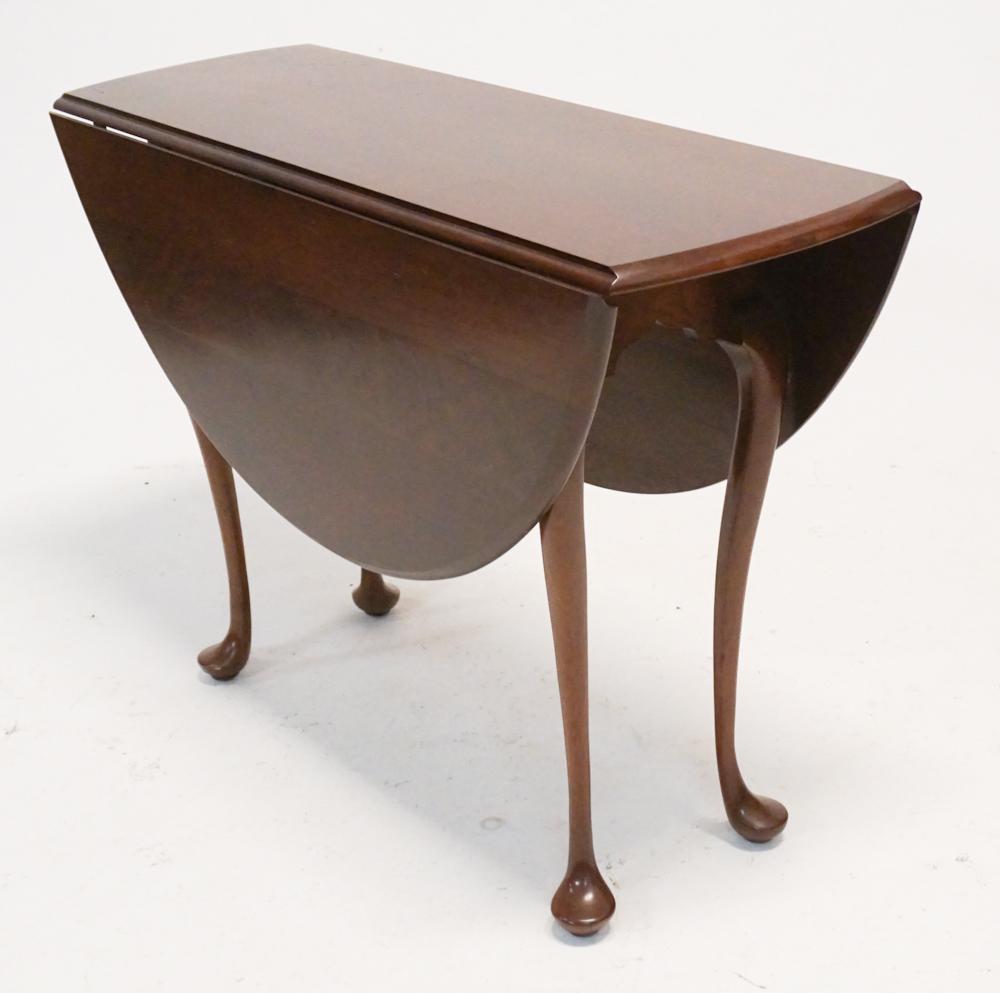 Walnut Queen Anne Style Drop Leaf Breakfast Table (1 of 2)