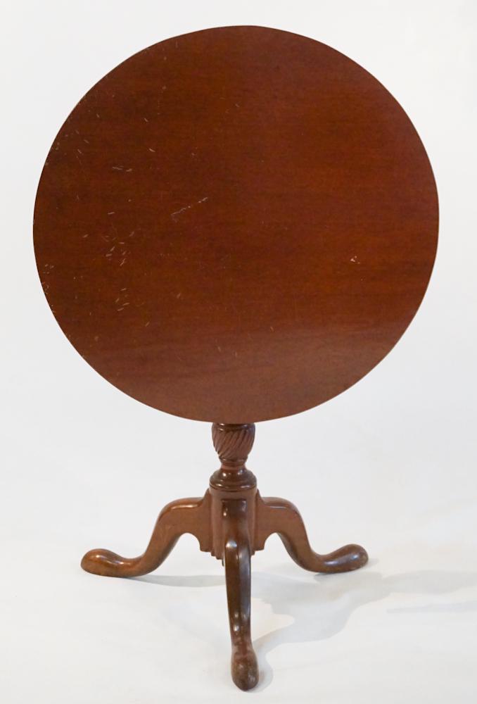 Queen Anne Mahogany Tilt Top Tea Table (1 of 3)