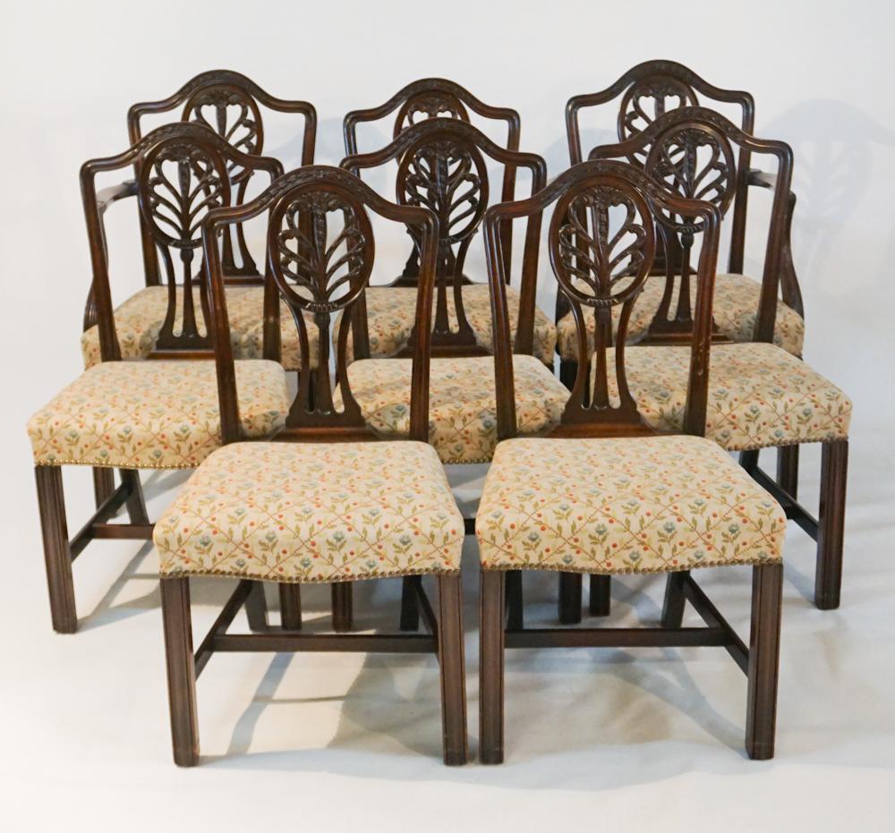 Set Chippendale Style Carved Mahogany DiningChairs (1 of 2)