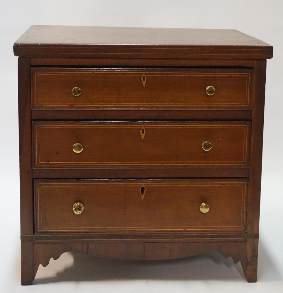 Southern Federal Walnut Miniature Inlaid Chest (1 of 9)