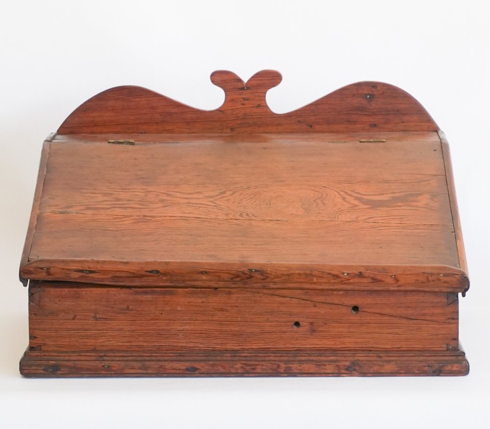 Country Federal Yellow Pine Table or Store Desk (1 of 3)