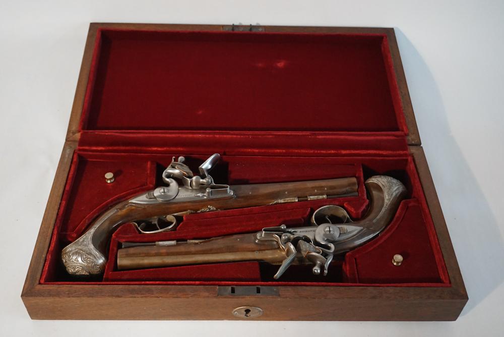 Cased Pair George Washington Flintlock Pistols (1 of 3)