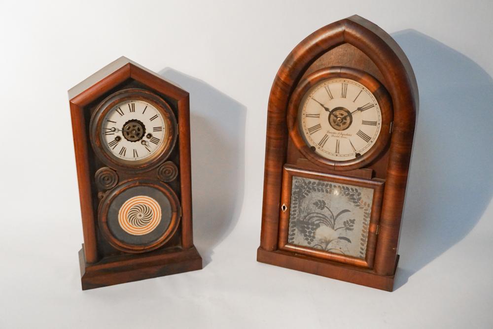 Two American Classical Mahogany Mantle Clocks (1 of 2)