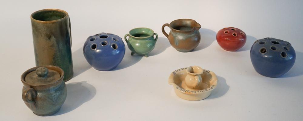 Collection Gourdy Family Southern Art Pottery (1 of 4)