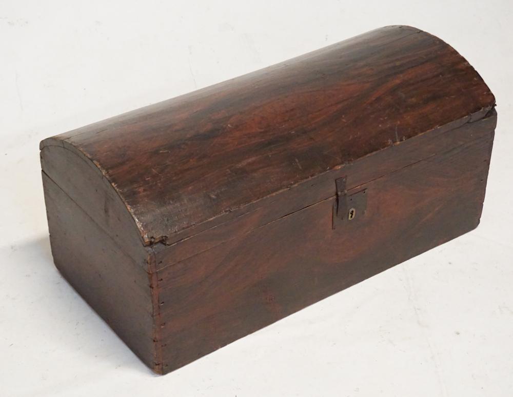 American Country Hepplewhite Dome Top Trunk (1 of 2)