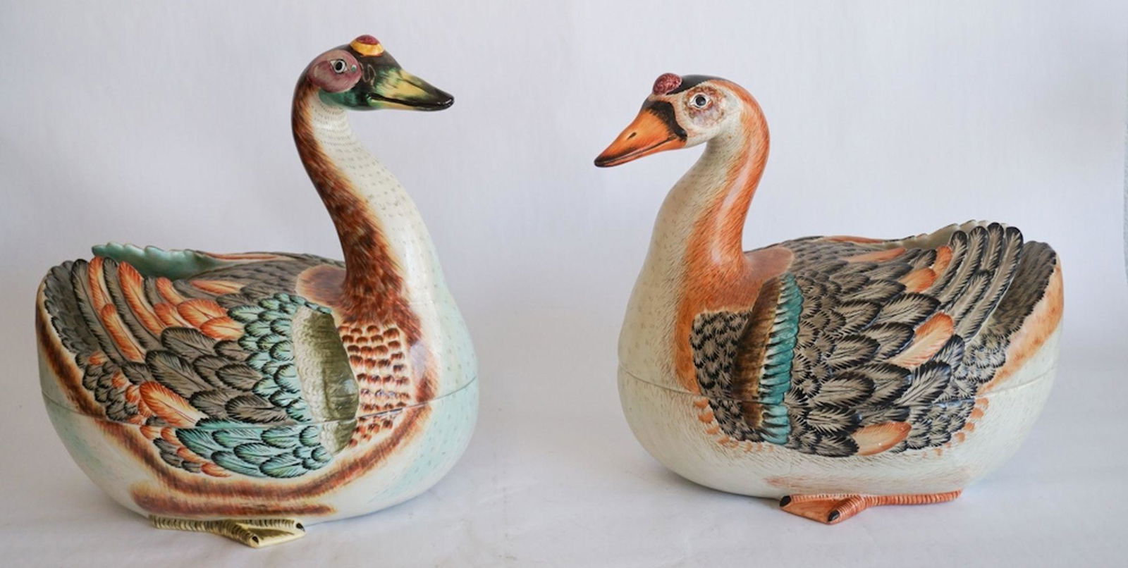 Pair Mottahedeh Chinese Export Style Duck Bowls (1 of 4)