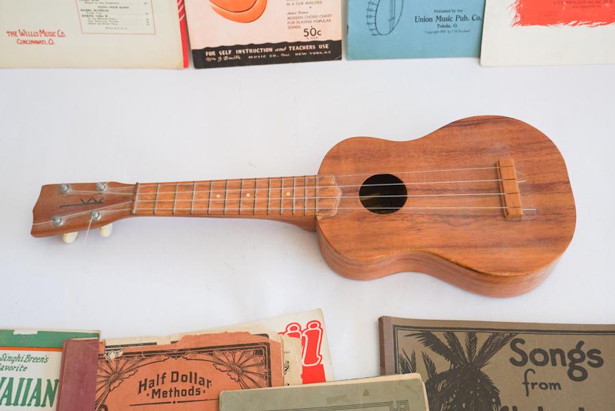 Fine Vintage Kamaka Koa Ukulele (1 of 5)