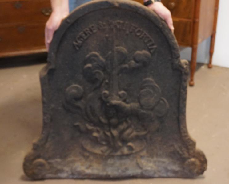 Antique British Cast Iron Fireback (1 of 4)