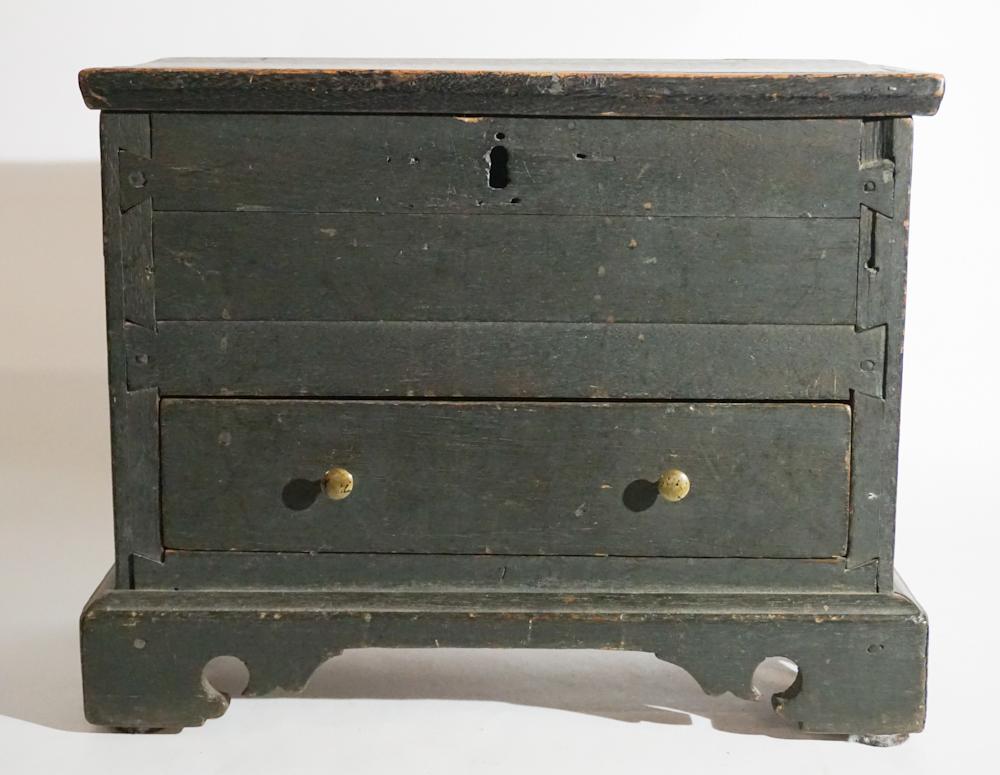 Fine Walnut & Poplar Chippendale Miniature Chest (1 of 5)