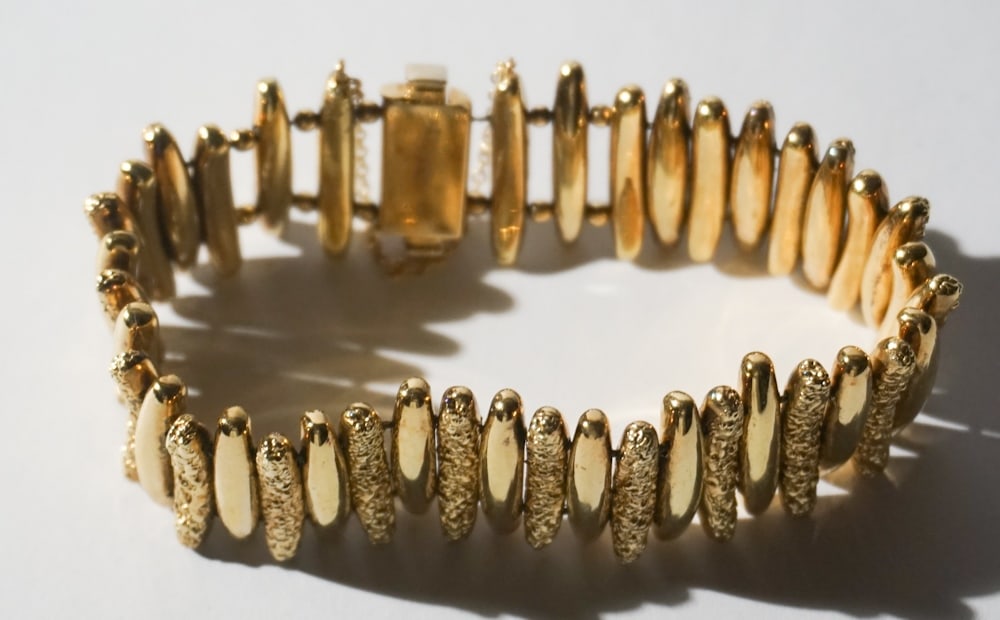 Very Fine 18k Period Mid Century Deco Bracelet (1 of 2)