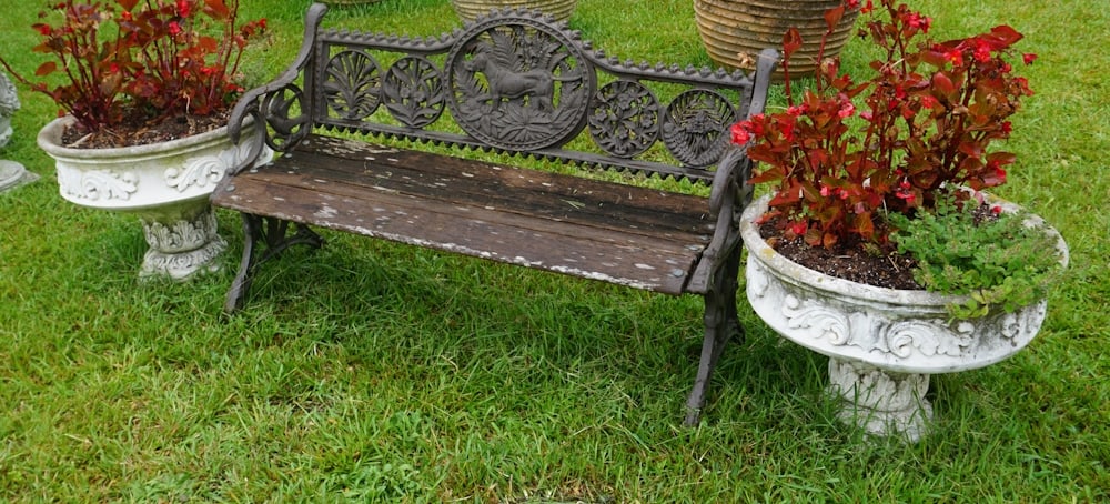Pair Classical Style Antique Cast Iron Garden Urns (1 of 3)