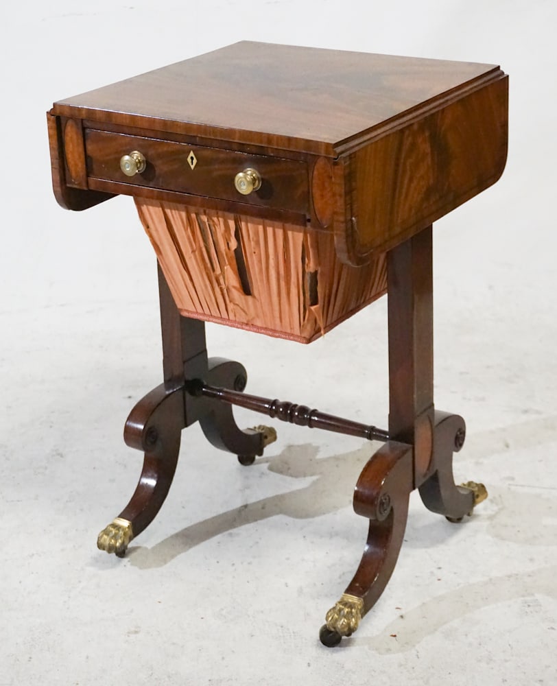 Regency Figured & Inlaid Mahogany Sewing Stand (1 of 4)