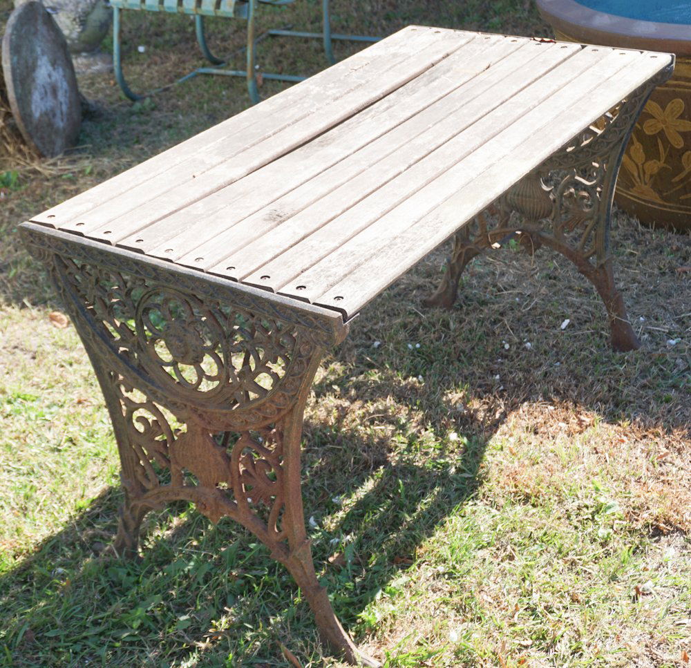 Charming Antique Cast Iron Garden or Porch Table (1 of 2)
