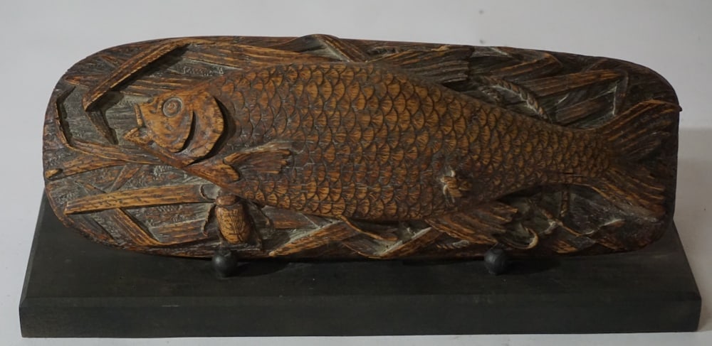 Antique Japanese Carved Hardwood Fish Plaque (1 of 2)