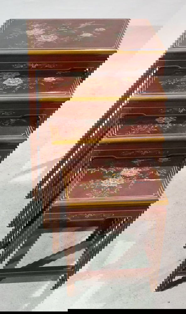 Set Japanese Art Deco Decorated Nesting Tables (1 of 2)