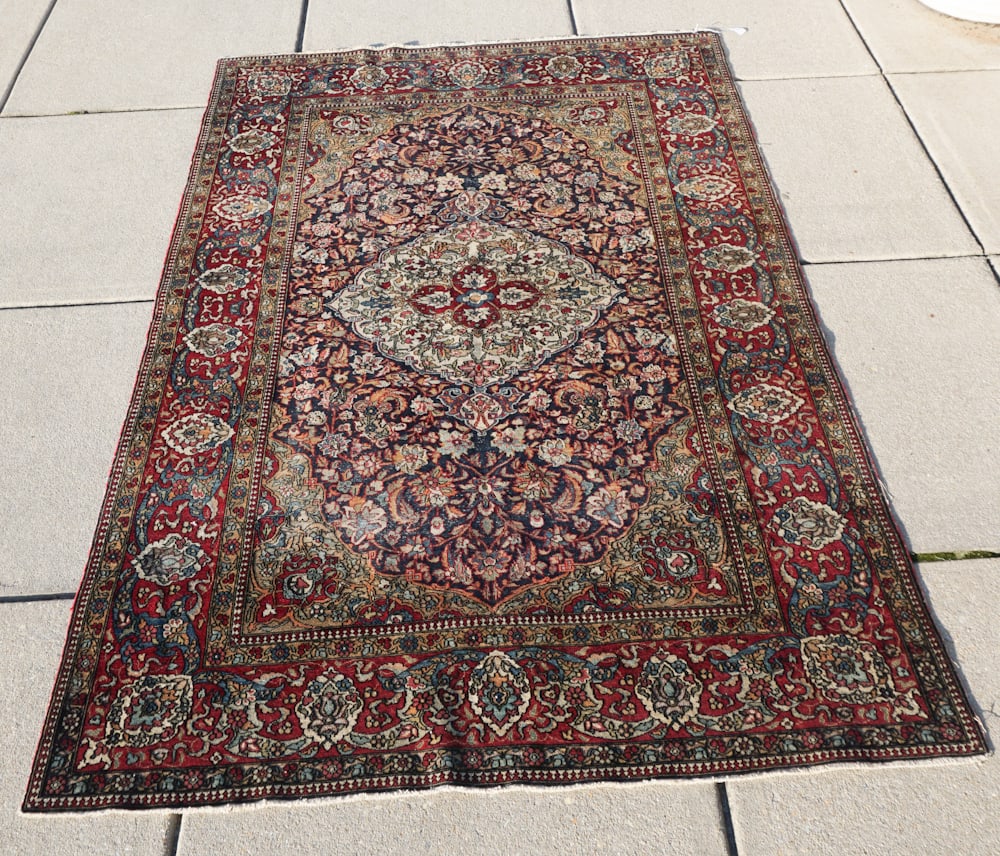 Excellent Antique Persian Kashan Carpet (1 of 4)
