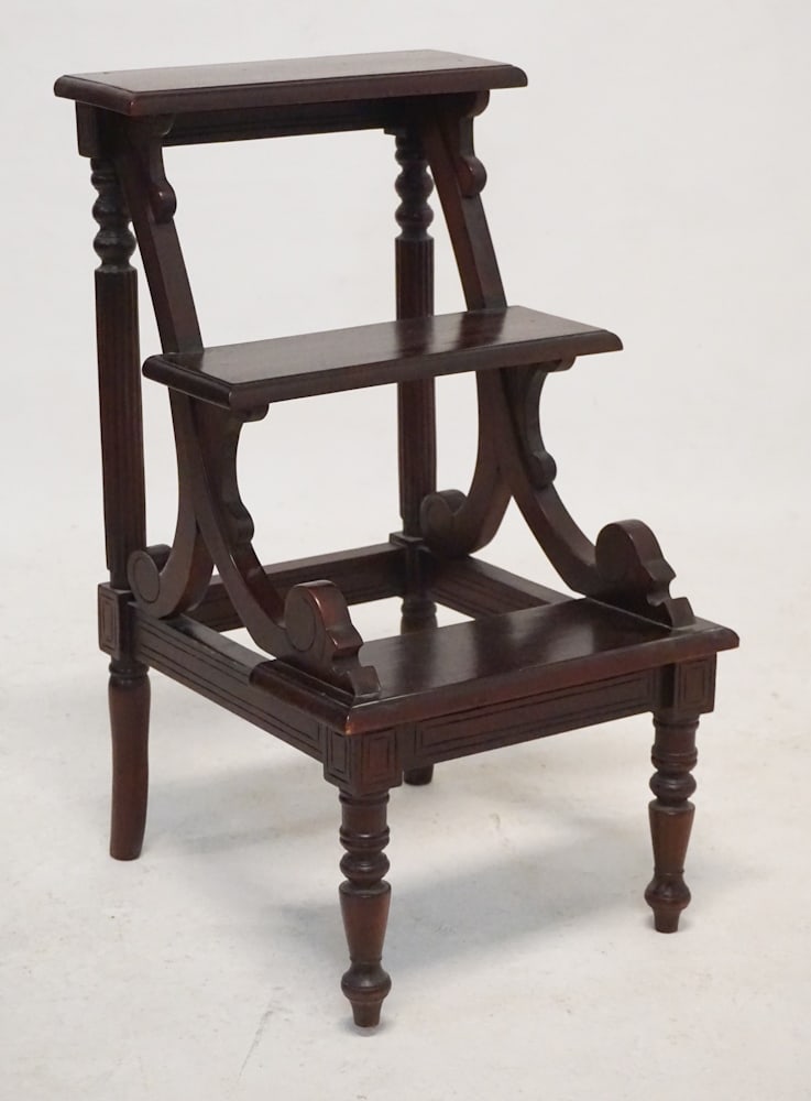 Handsome Edwardian Style Mahogany Bed Steps (1 of 1)