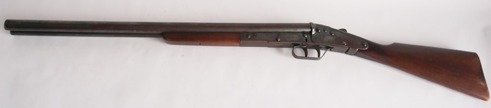 Rare Antique Daisy Double Barrel BB Gun: Rare No 104 model in very good working condition. The surface is excellent as well with a nice patina. L37 3/4" Sold from the collection of the original owner, a Spartanburg, South Carolina gentleman.