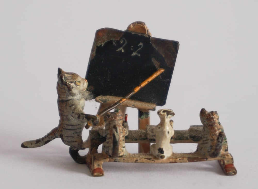 Antique Vienna Bronze Cold Painted Cat (1 of 3)