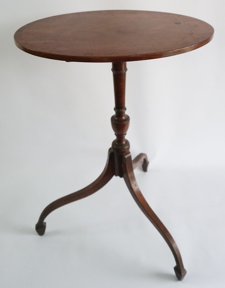 Excellent Federal Mahogany Candle Stand (1 of 5)