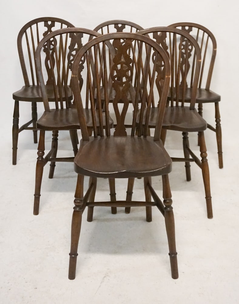 Set Country Sheraton Windsor Dining Chairs: Circa 1830, America, likely Pennsylvania origin. Conforming set having nicely shaped backs and turned wood frames with plank seat. H35" W18" D19 1/2"