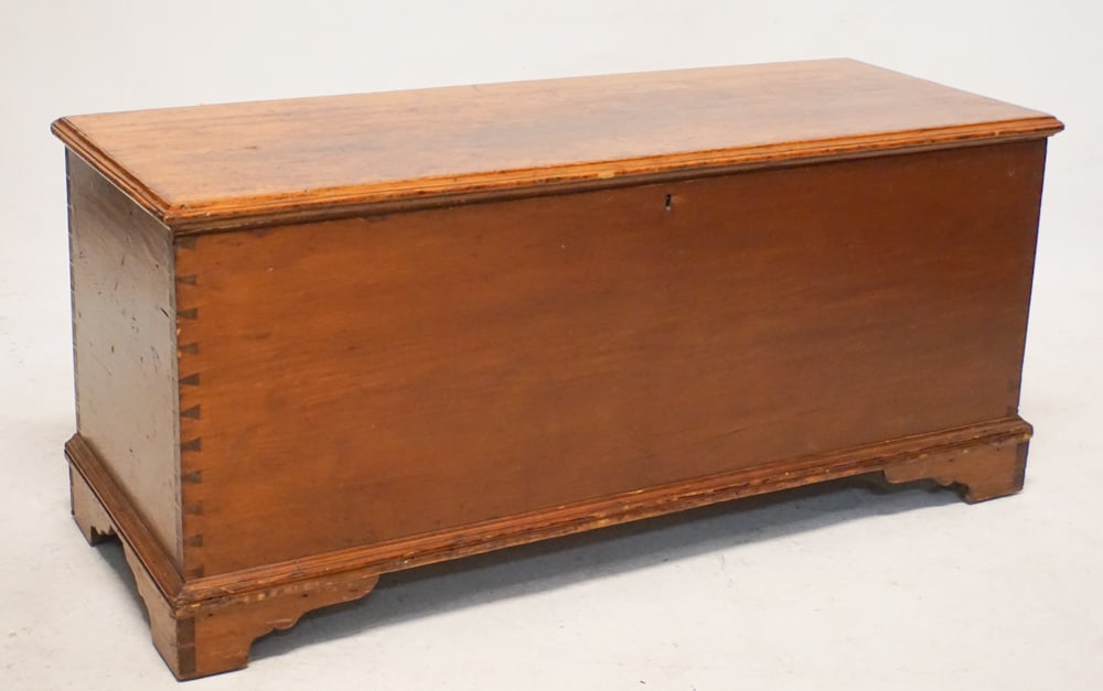 Southern Federal Yellow Pine Blanket Chest (1 of 3)