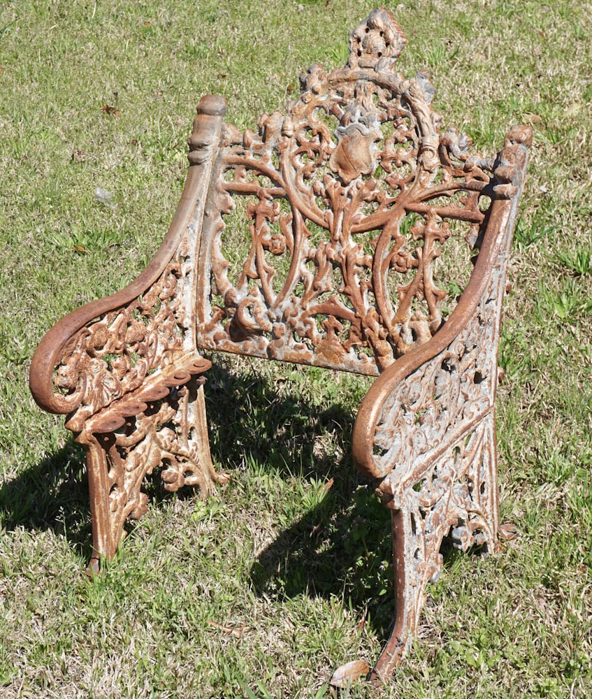 Antique English or American Cast Iron Garden Chair (1 of 3)