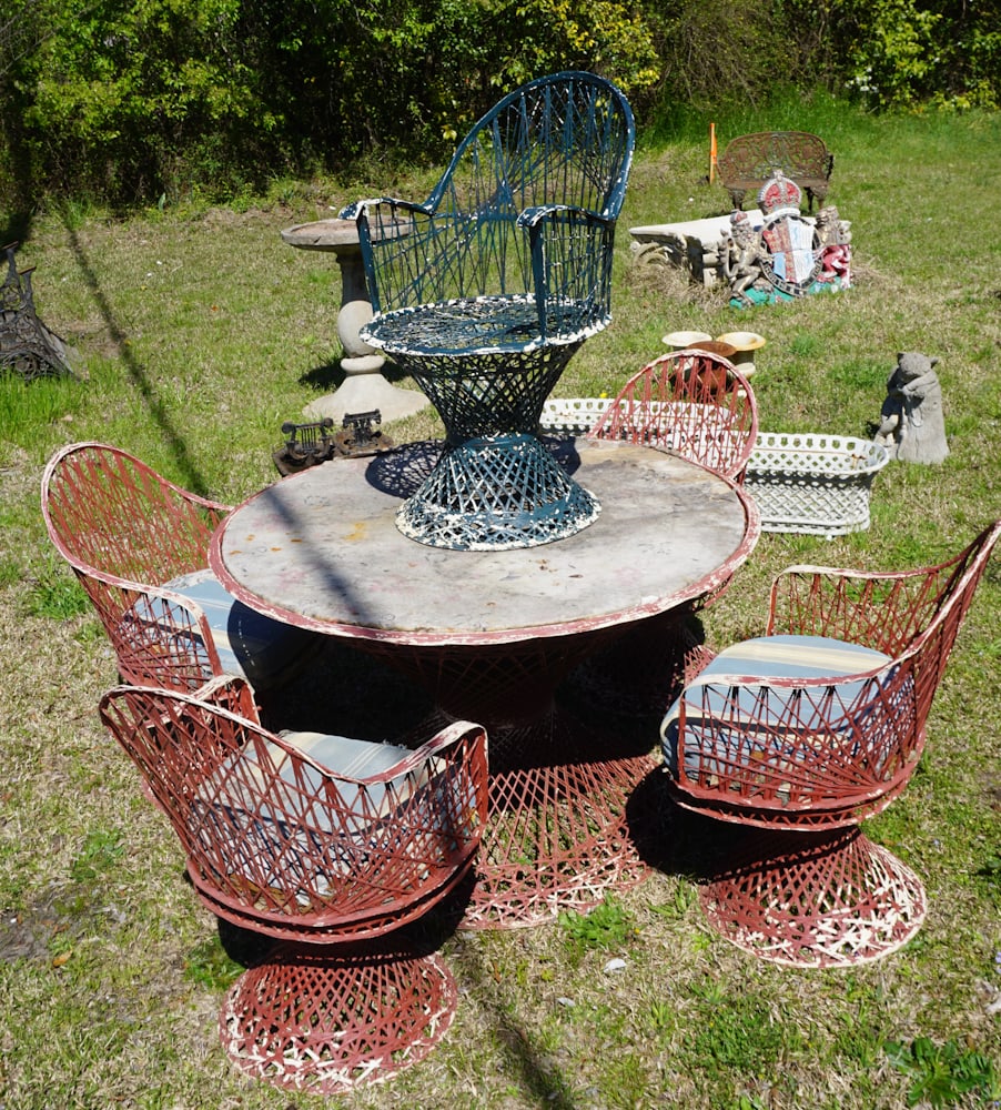 Mid Century Russell Woodard Breakfast Table & Chai (1 of 3)