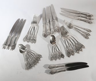 Fine Lunt Monticello Sterling Silver Flatware Set