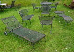 Charming Set Mid Century Iron Garden/Patio Furnitu