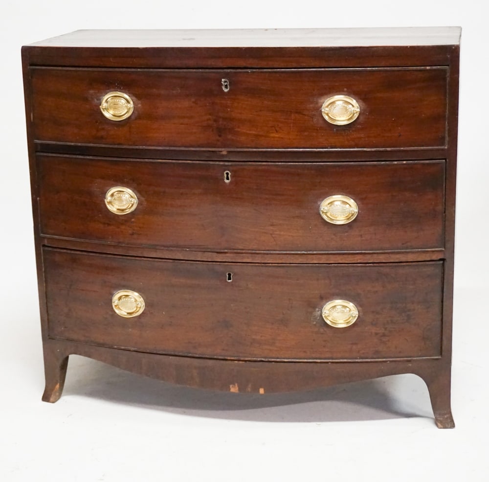 Fine English George III Mahogany Bow Front Chest (1 of 4)