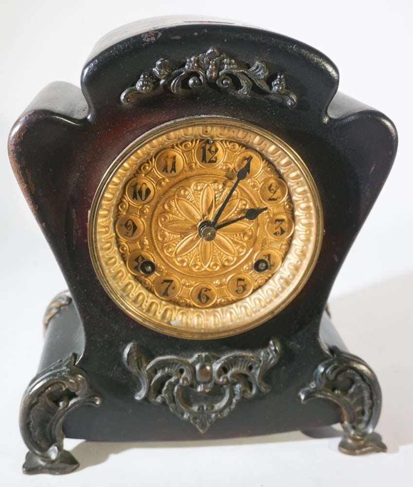 Antique Waterbury Iron Case Mantle Clock (1 of 2)