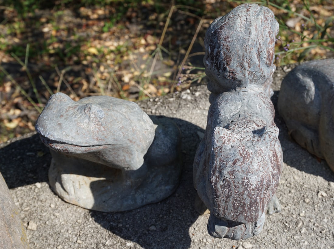 Vintage Cast Lead Garden Frog & Squirrel Figure (1 of 2)