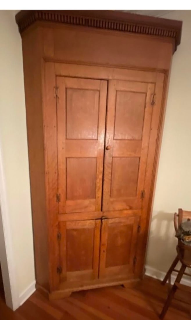 Country Federal Birch & Walnut Corner Cabinet (1 of 6)