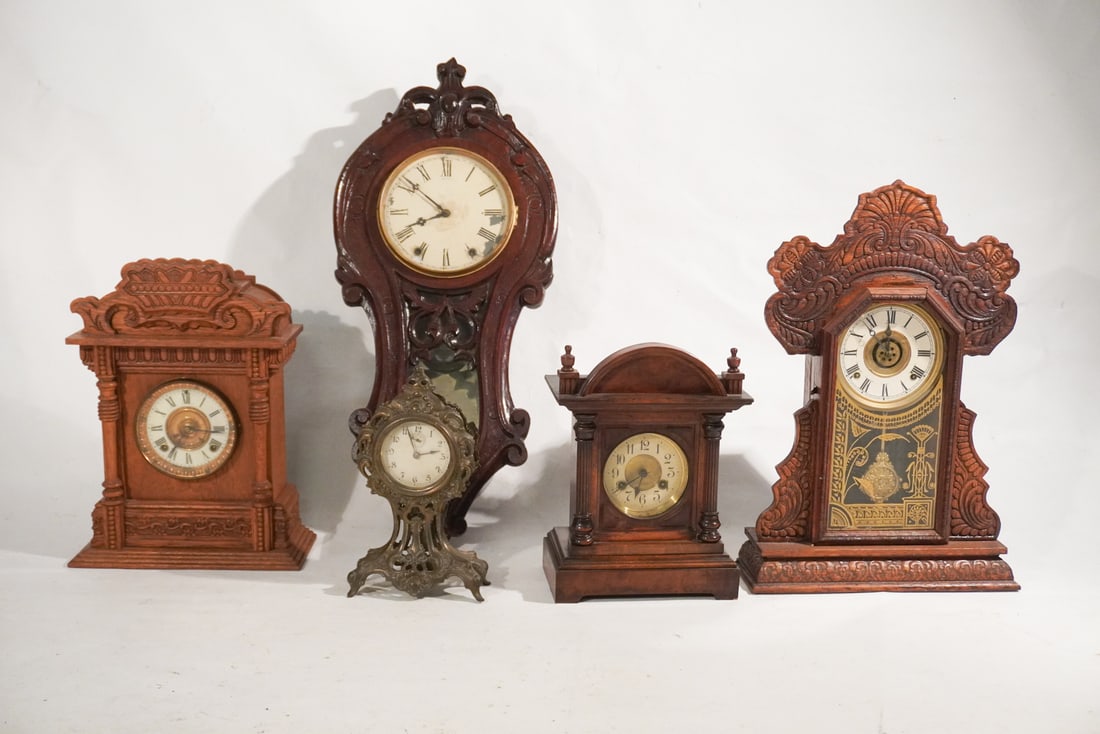 Collection Antique Clocks (1 of 3)