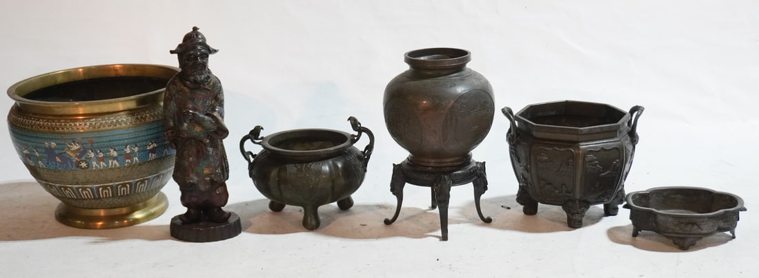 Collection Antique Oriental Bronze Urns (1 of 7)