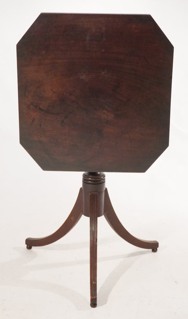 American Federal Mahogany Tilt Top Tea Table (1 of 4)